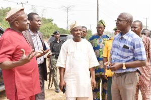 RMRDC Donates Cashew Shell Nut Oil Extractor Machine to FUNAAB