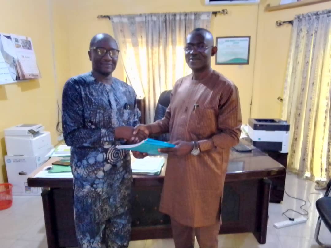 The outgoing Dean, Prof. Gboyega Adebayo (Right), handing over the administration of the PG School to the new Dean, Prof. Olusiji Sowande Credit: Femi Dansu
