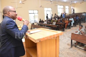 Representative of the Vice-Chancellor and the Deputy Vice-Chancellor, Academic, Prof. Olusegun Idowu addressing the participants of the COLVET's Maiden Academic Staff Retreat Credit: Gbolahan Lawal